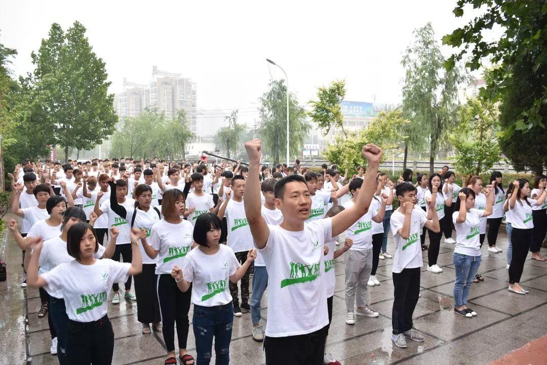 太牛了！70人為10000人化妝！全國(guó)關(guān)注的盛事你知道嗎？